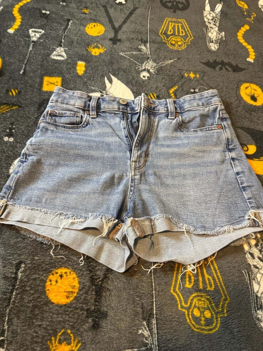 American Eagle Outfitters Women's Stretch Denim Cut-Off Shorts Size 4